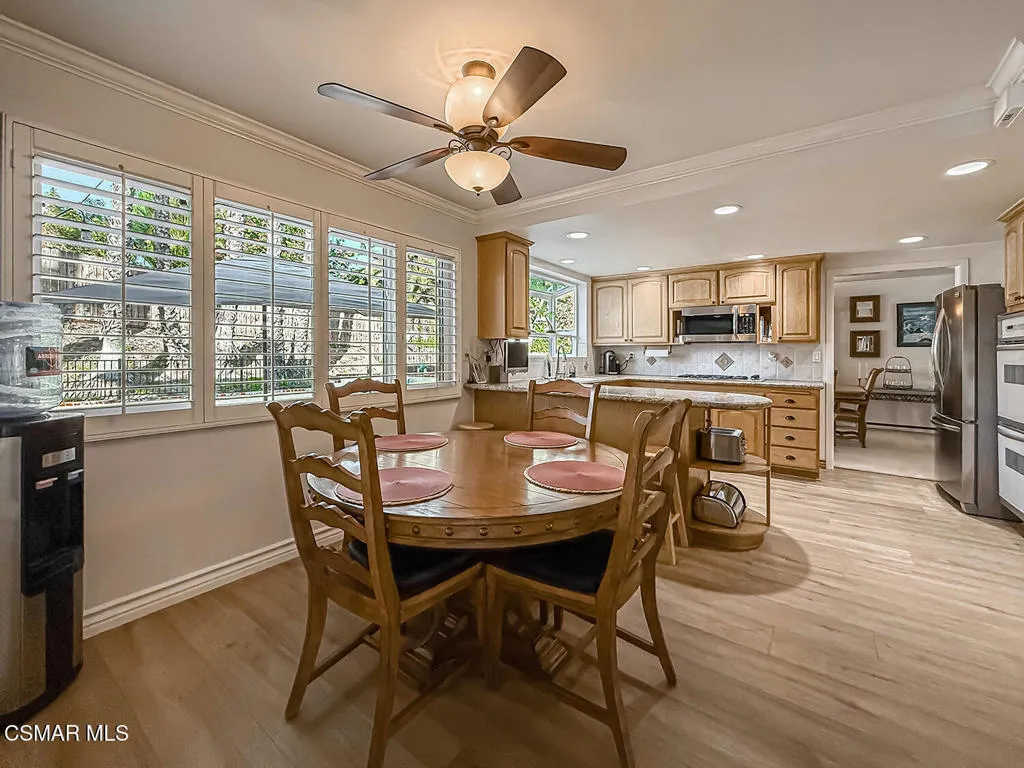 181 W Avenida De Las Flores, Thousand Oaks, California 91360 home-pic-19