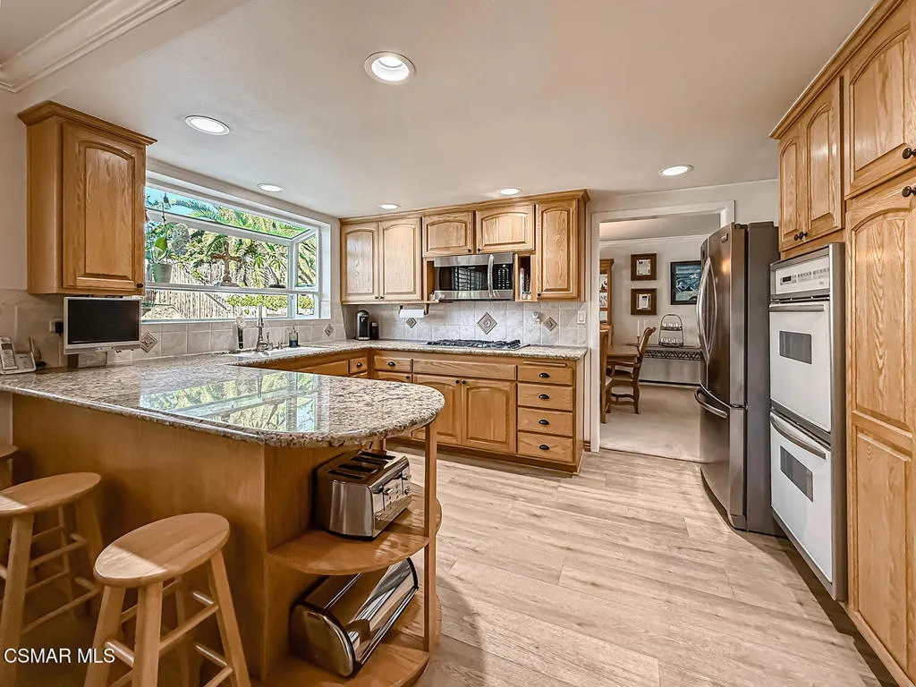 181 W Avenida De Las Flores, Thousand Oaks, California 91360 home-pic-18