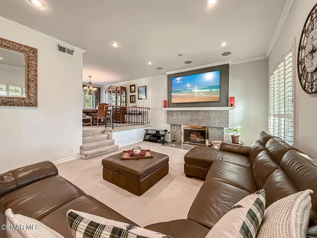 181 W Avenida De Las Flores, Thousand Oaks, California 91360 home-pic-9