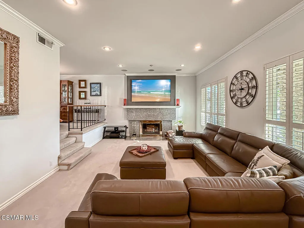 181 W Avenida De Las Flores, Thousand Oaks, California 91360 home-pic-8