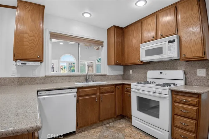 7088 Arbor Court, Hesperia, California 92345