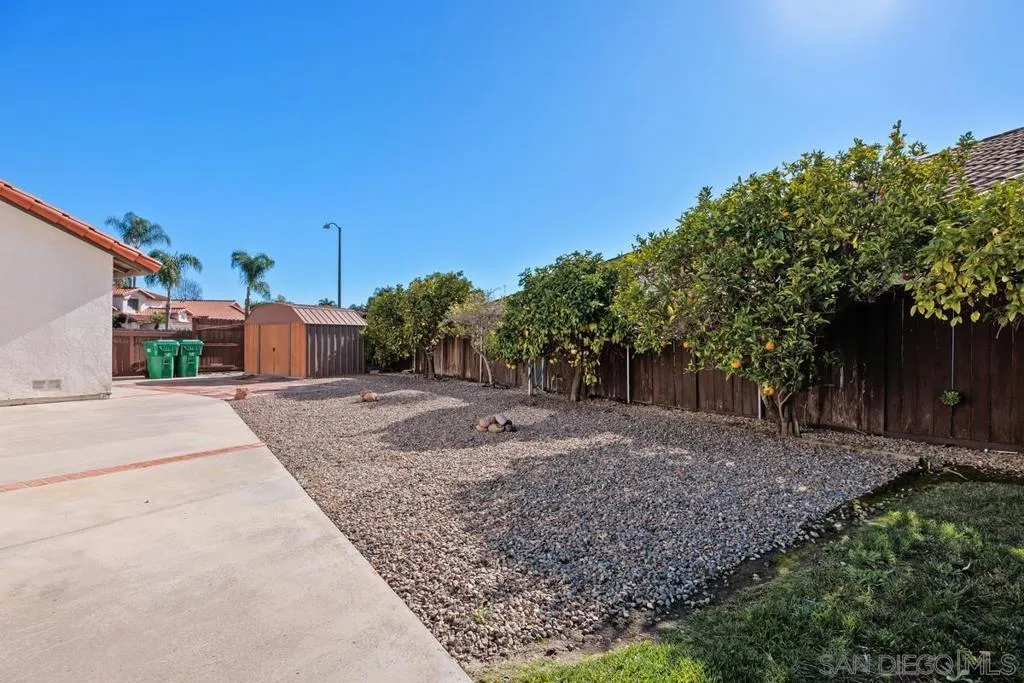 5070 Chalet Dr, Oceanside, California 92057 home-pic-21