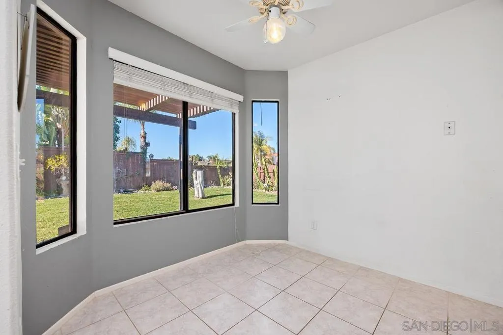 5070 Chalet Dr, Oceanside, California 92057 home-pic-11