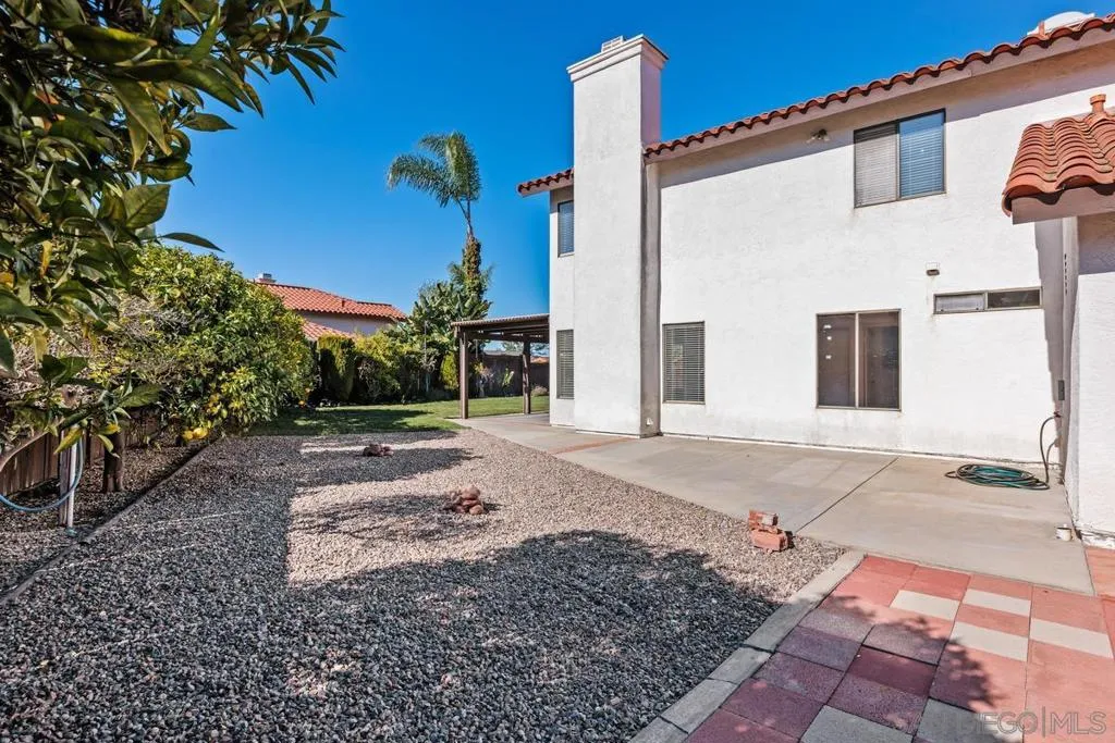 5070 Chalet Dr, Oceanside, California 92057 home-pic-23