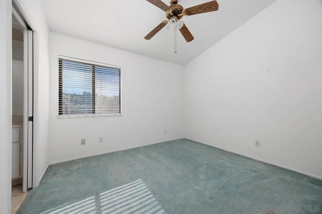 5070 Chalet Dr, Oceanside, California 92057 home-pic-17