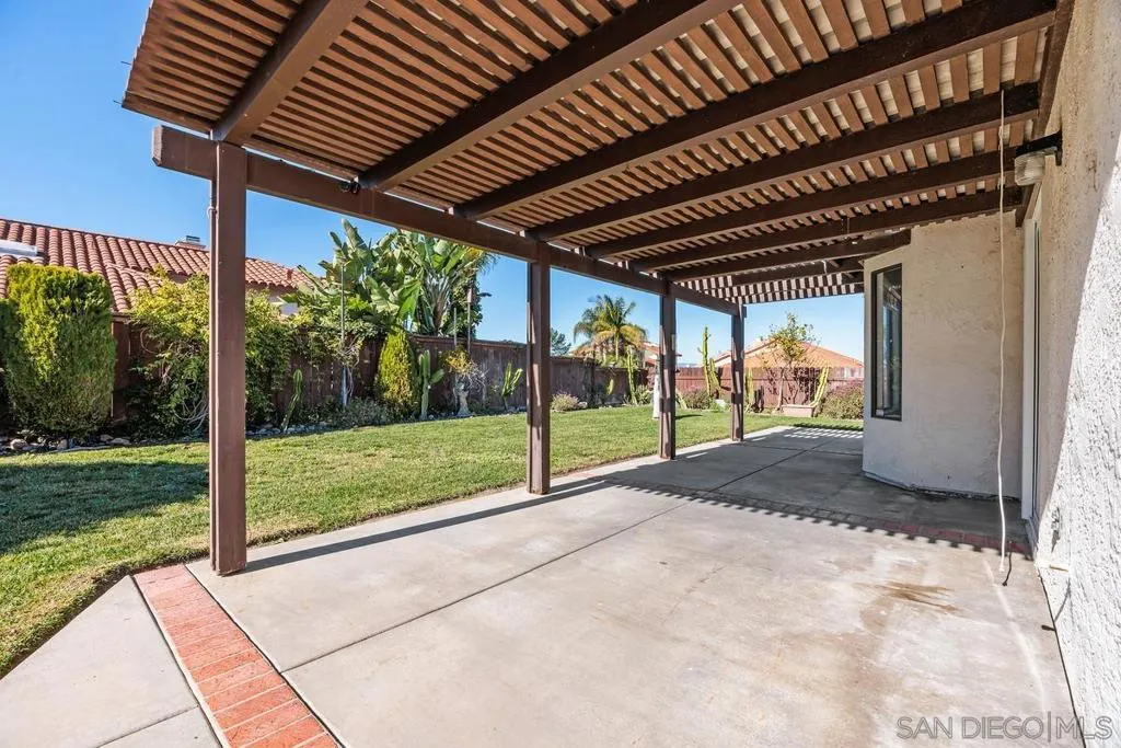 5070 Chalet Dr, Oceanside, California 92057 home-pic-20