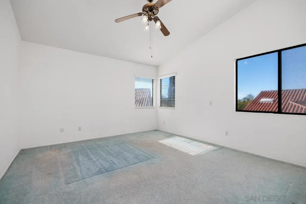 5070 Chalet Dr, Oceanside, California 92057 home-pic-15