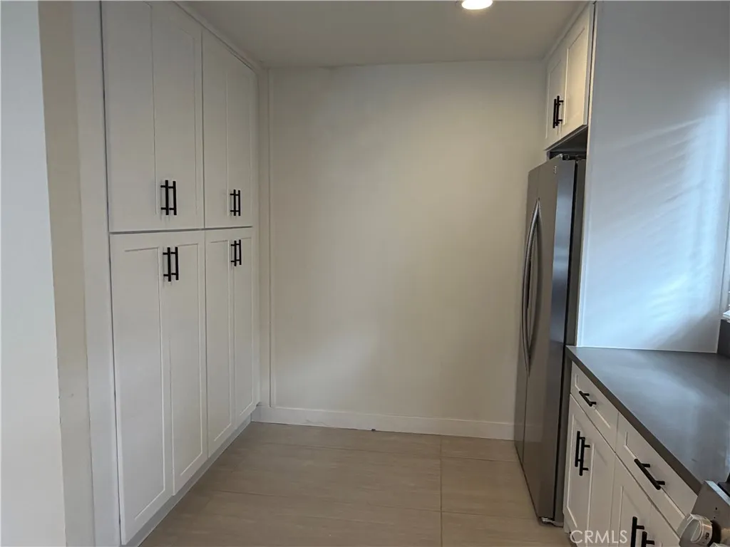19216 Calvert Street, Tarzana, California 91335 — photo 5