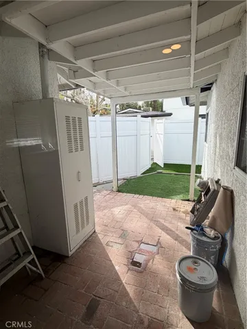 19216 Calvert Street, Tarzana, California 91335