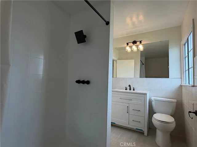 19216 Calvert Street, Tarzana, California 91335