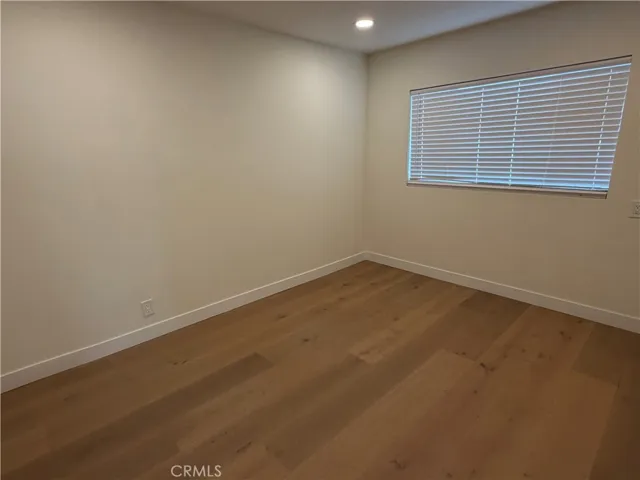 19216 Calvert Street, Tarzana, California 91335