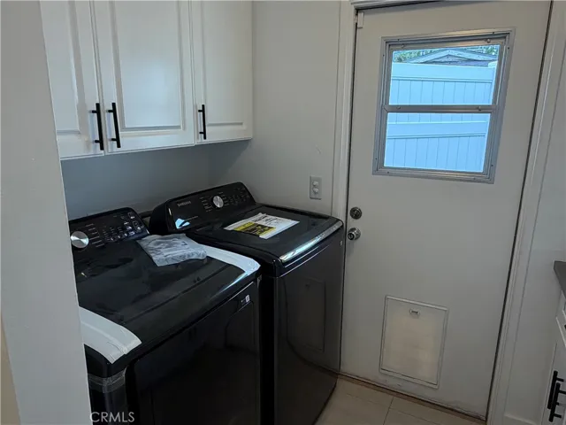 19216 Calvert Street, Tarzana, California 91335