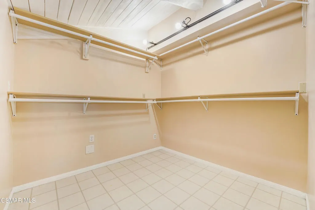 3058 Seahorse Avenue, Ventura, California 93001 home-pic-38