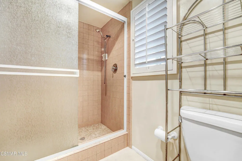 3058 Seahorse Avenue, Ventura, California 93001 home-pic-32