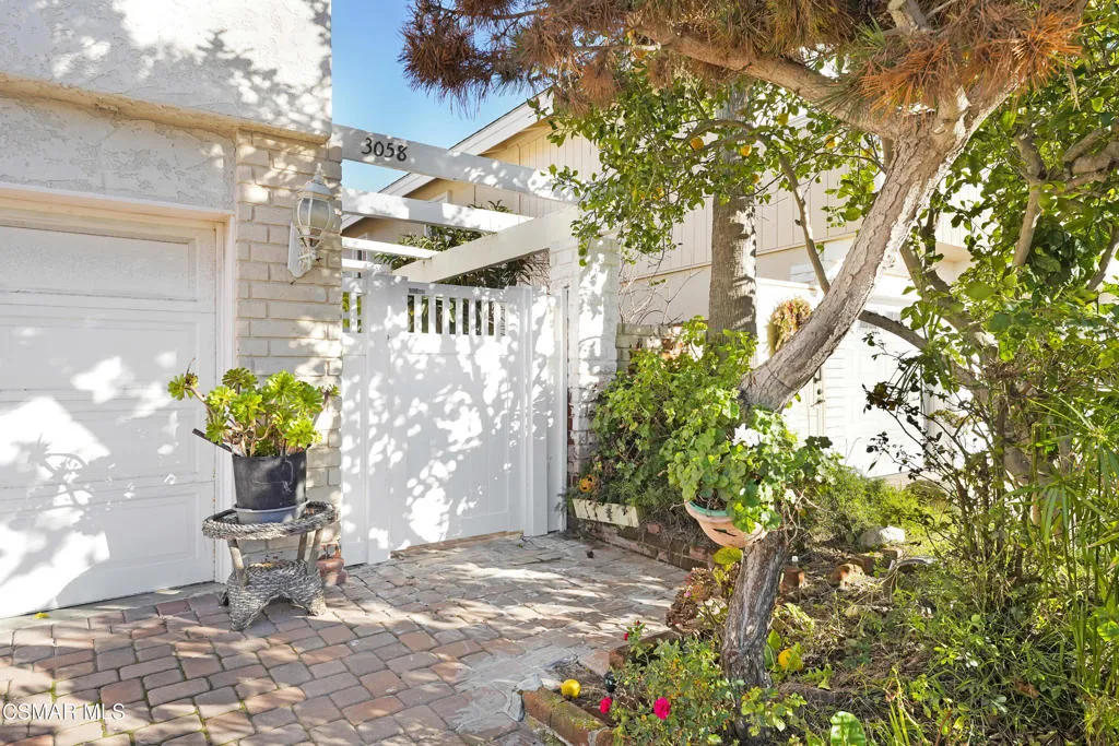 3058 Seahorse Avenue, Ventura, California 93001 home-pic-12