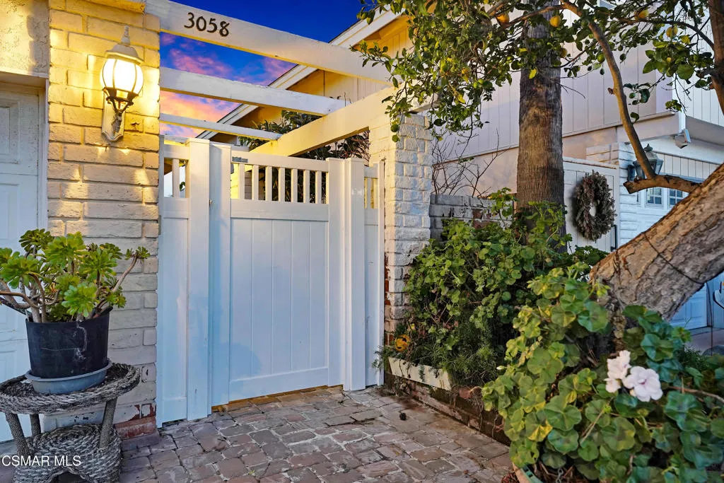 3058 Seahorse Avenue, Ventura, California 93001 home-pic-3