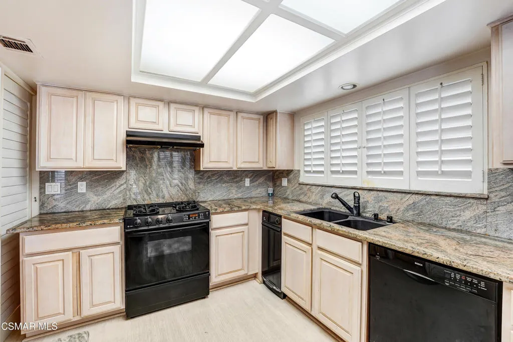 3058 Seahorse Avenue, Ventura, California 93001 home-pic-19
