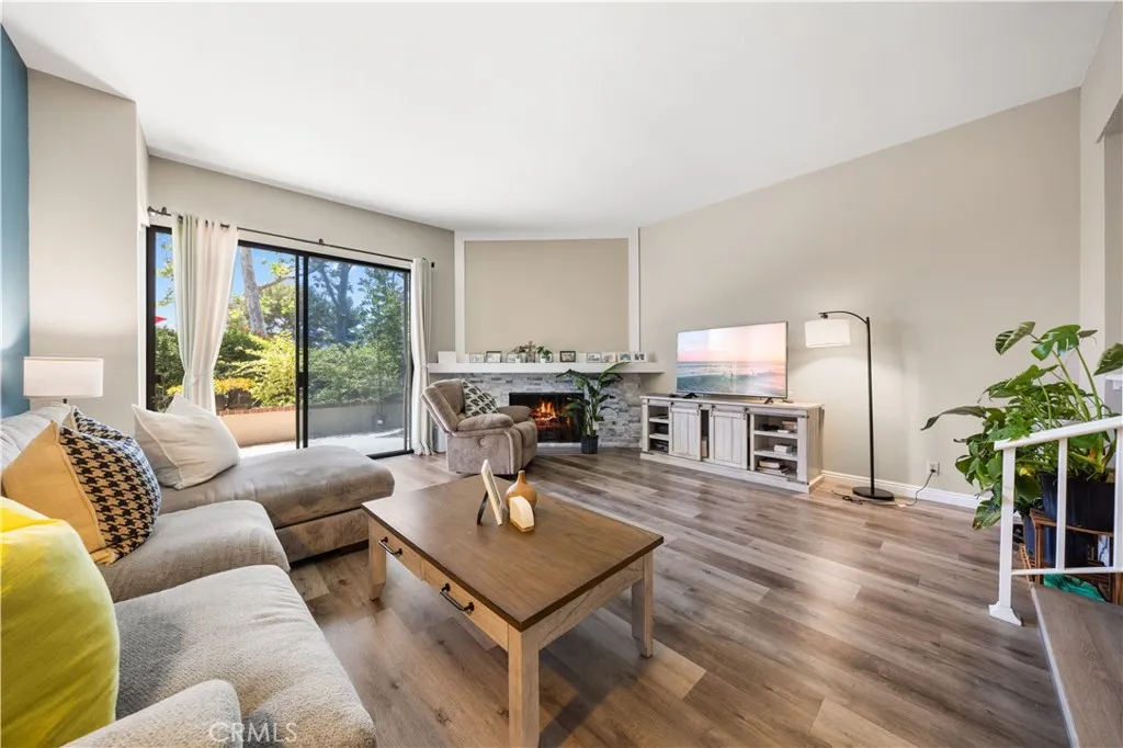 11 Palos 55, Irvine, California 92612 home-pic-25