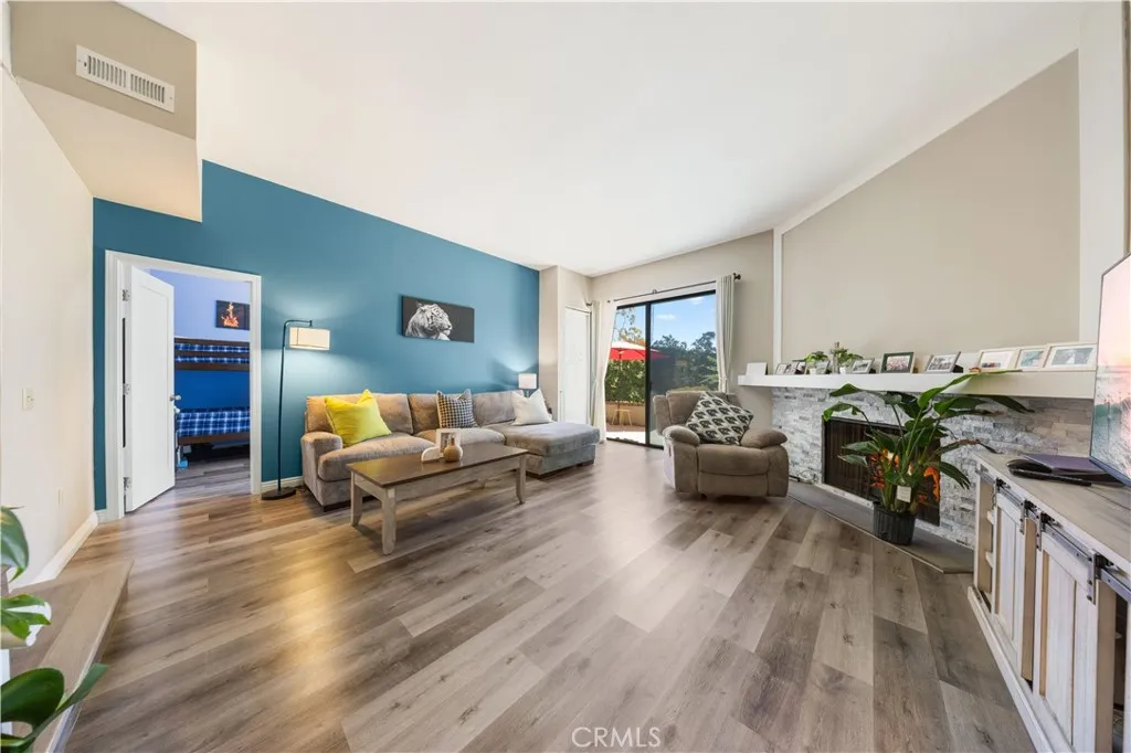 11 Palos 55, Irvine, California 92612 home-pic-23