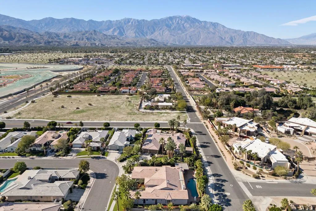 18 Calais Circle, Rancho Mirage, California 92270 home-pic-58