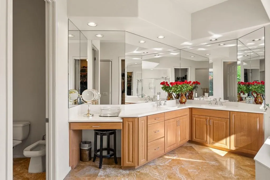 18 Calais Circle, Rancho Mirage, California 92270 home-pic-24