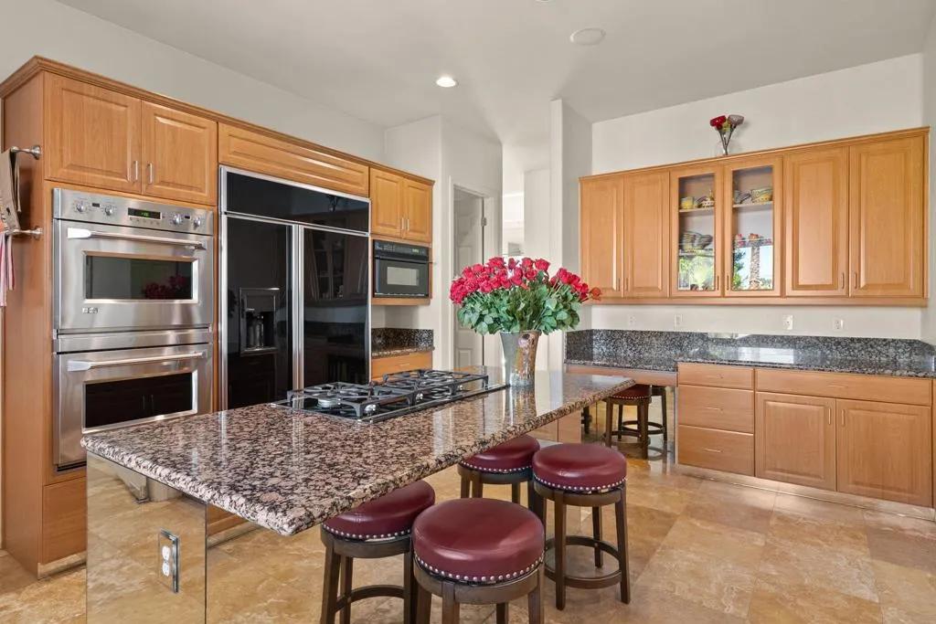 18 Calais Circle, Rancho Mirage, California 92270 home-pic-12