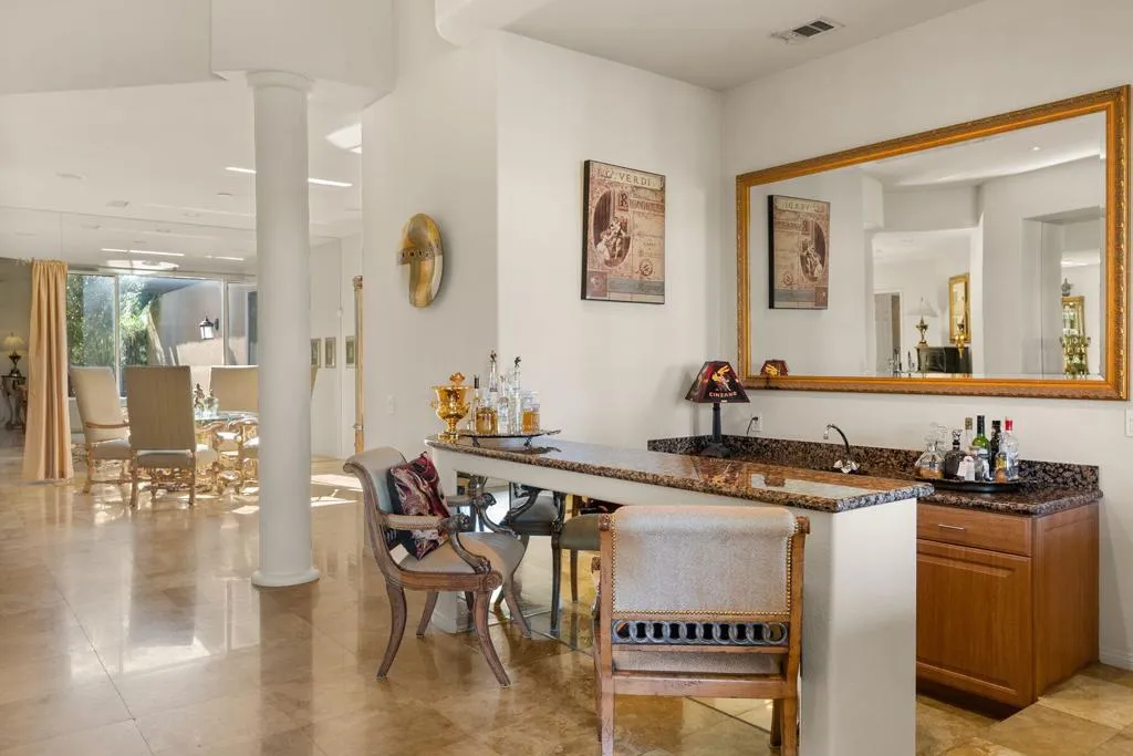 18 Calais Circle, Rancho Mirage, California 92270 home-pic-17