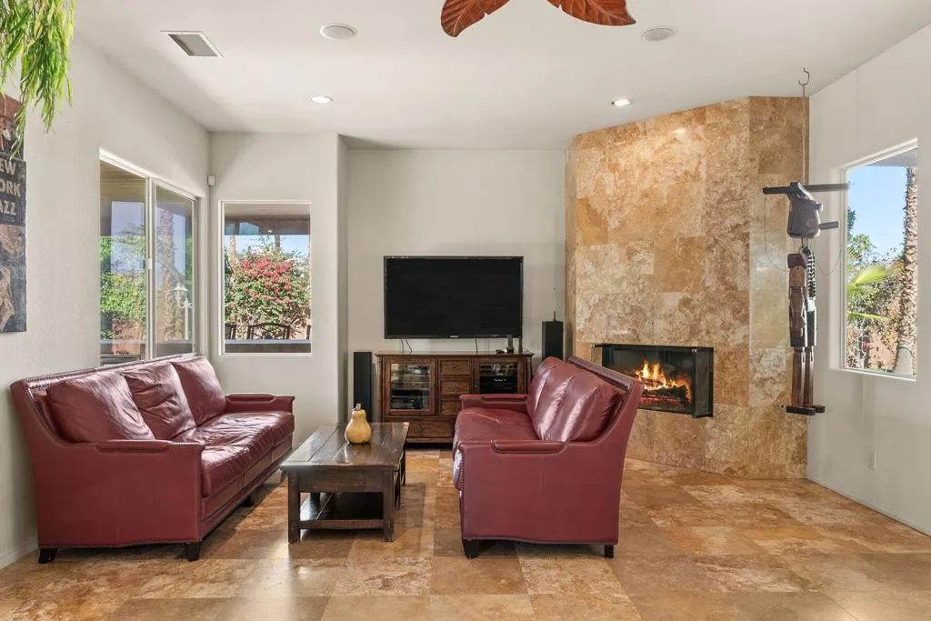 18 Calais Circle, Rancho Mirage, California 92270 home-pic-15