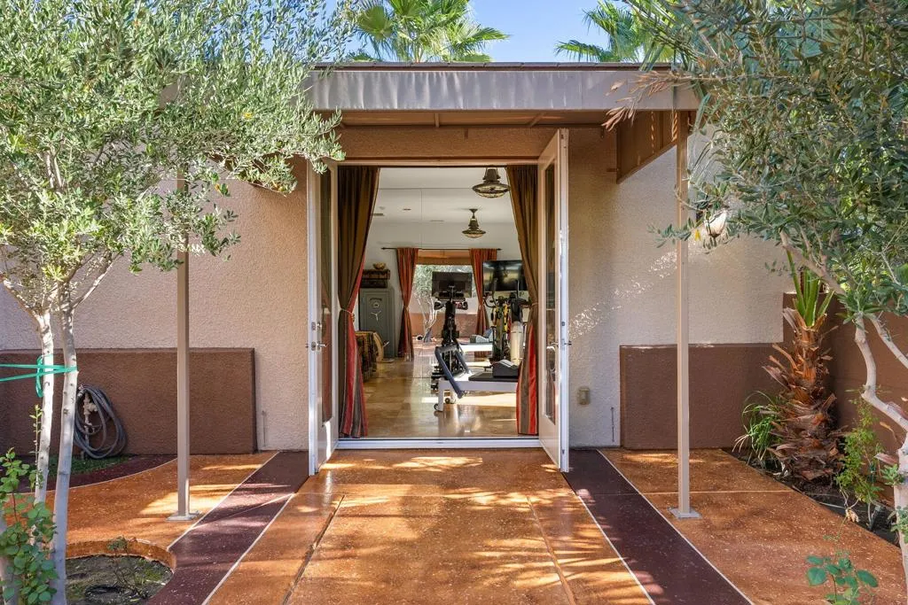 18 Calais Circle, Rancho Mirage, California 92270 home-pic-47