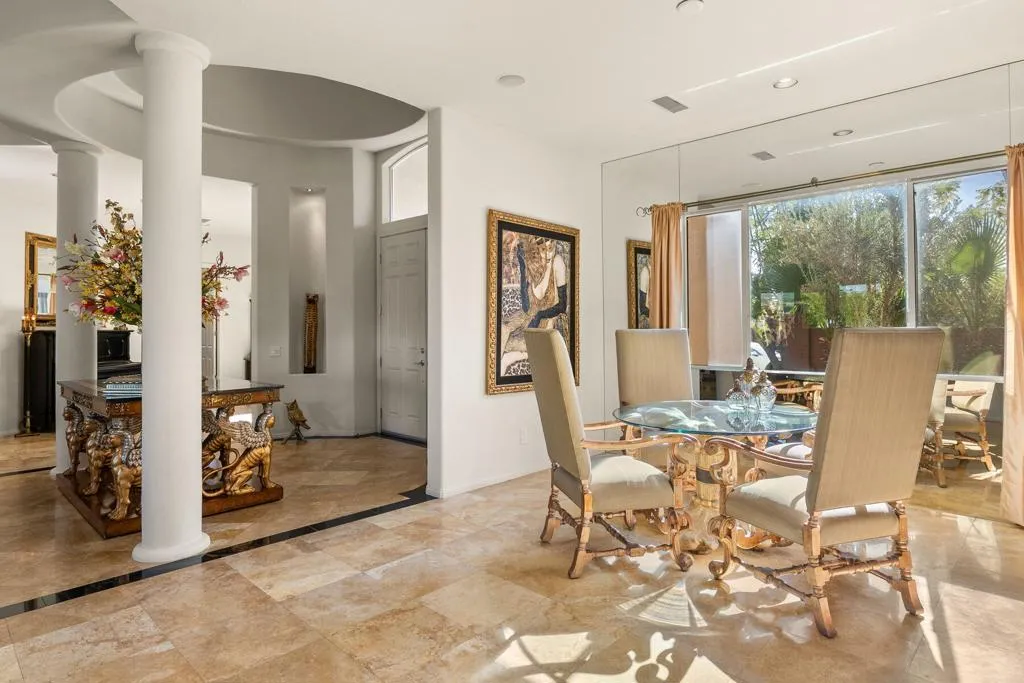 18 Calais Circle, Rancho Mirage, California 92270 home-pic-8