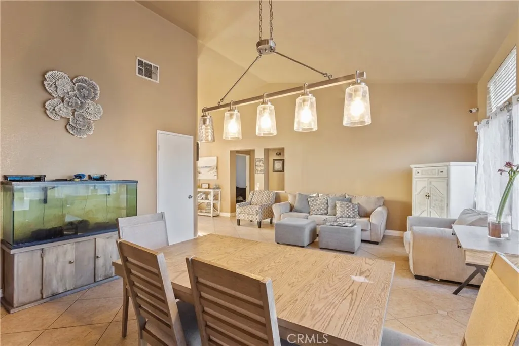 13207 Fordham Circle, Victorville, California 92392 home-pic-9