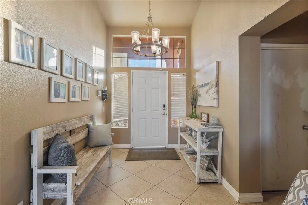 13207 Fordham Circle, Victorville, California 92392 home-pic-5