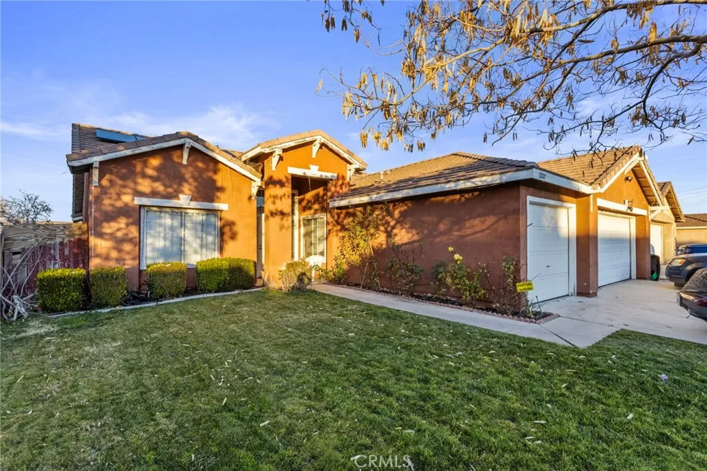 13207 Fordham Circle, Victorville, California 92392 home-pic-1