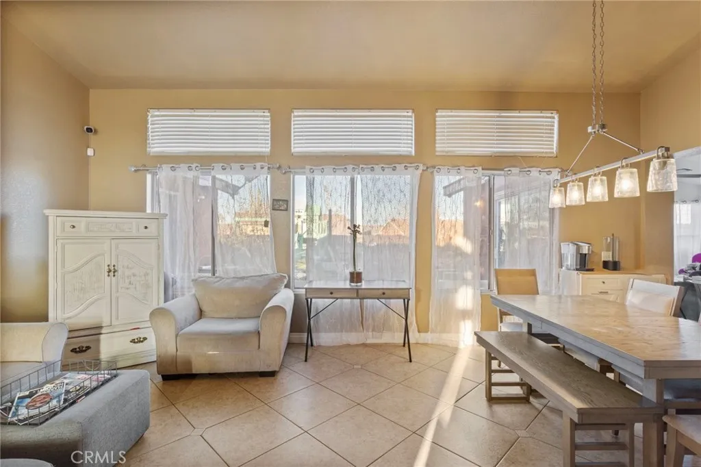 13207 Fordham Circle, Victorville, California 92392 home-pic-7