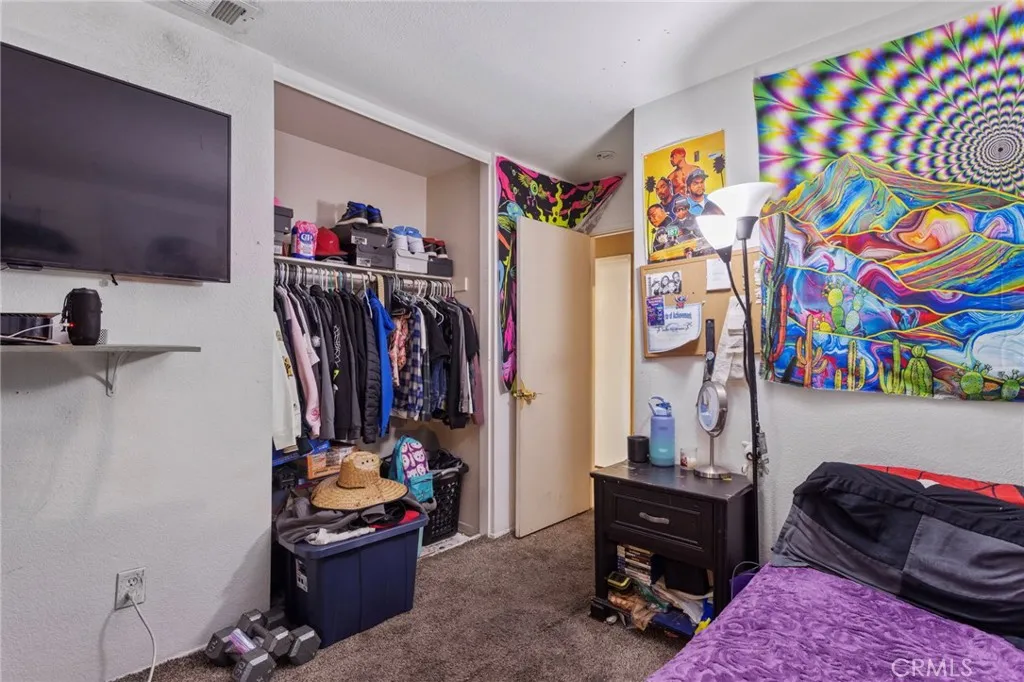 13207 Fordham Circle, Victorville, California 92392 home-pic-18