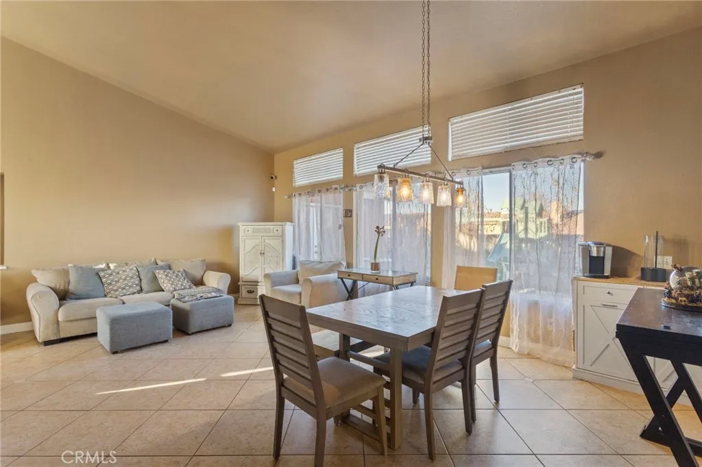 13207 Fordham Circle, Victorville, California 92392 home-pic-8