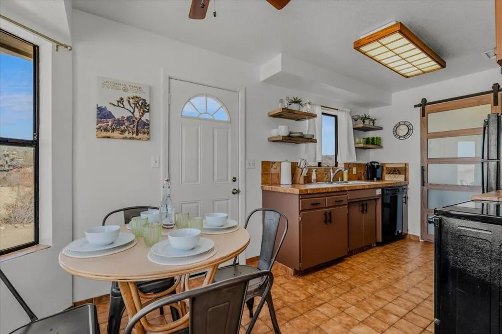 63555 Walpi Drive, Joshua Tree, California 92252 home-pic-10