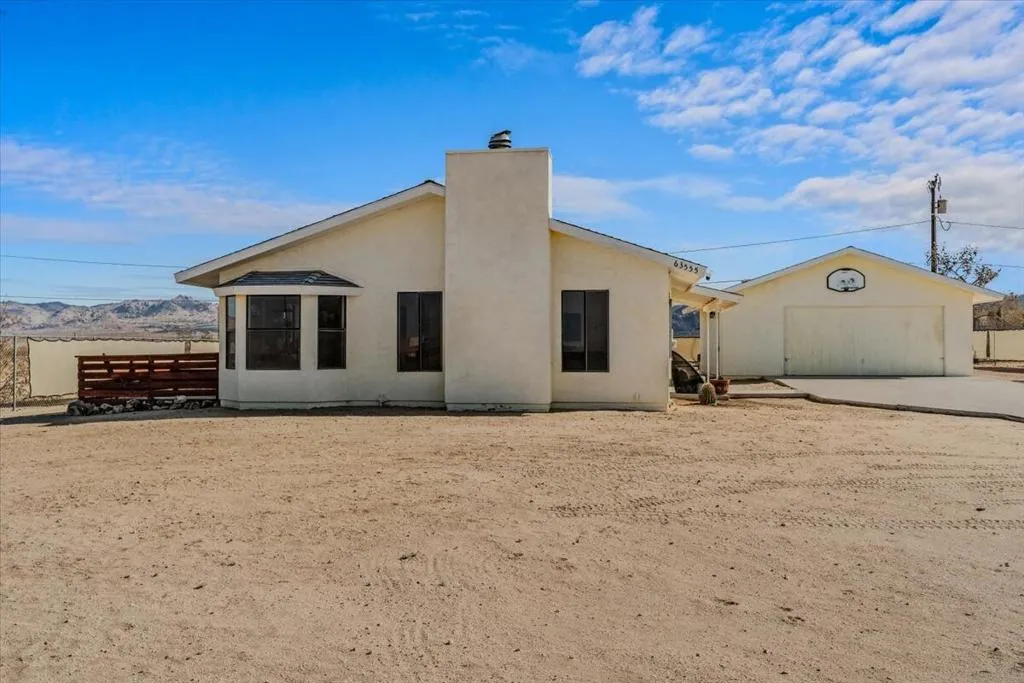 63555 Walpi Drive, Joshua Tree, California 92252 home-pic-2