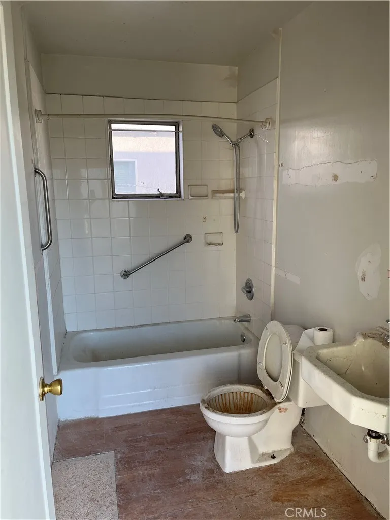 8793 S Sierra Place, Upland, California 91786 home-pic-12