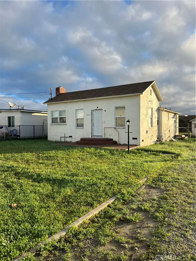 8793 S Sierra Place, Upland, California 91786 home-pic-1