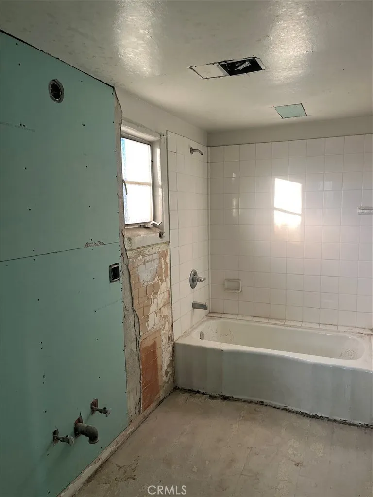 8793 S Sierra Place, Upland, California 91786 home-pic-7