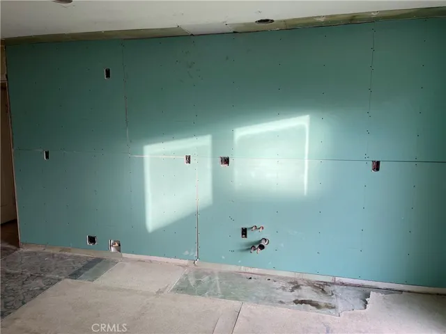 Kitchen north wall