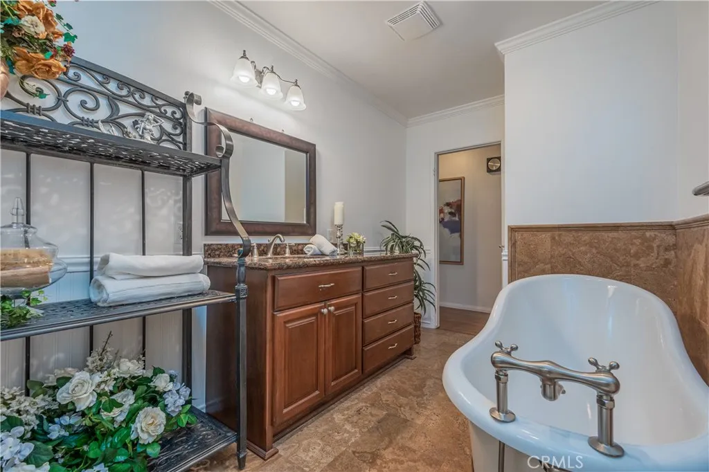 1355 E Level, Covina, California 91724 home-pic-21