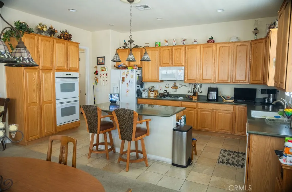 10939 Rockaway Glen Road, Apple Valley, California 92308 home-pic-13