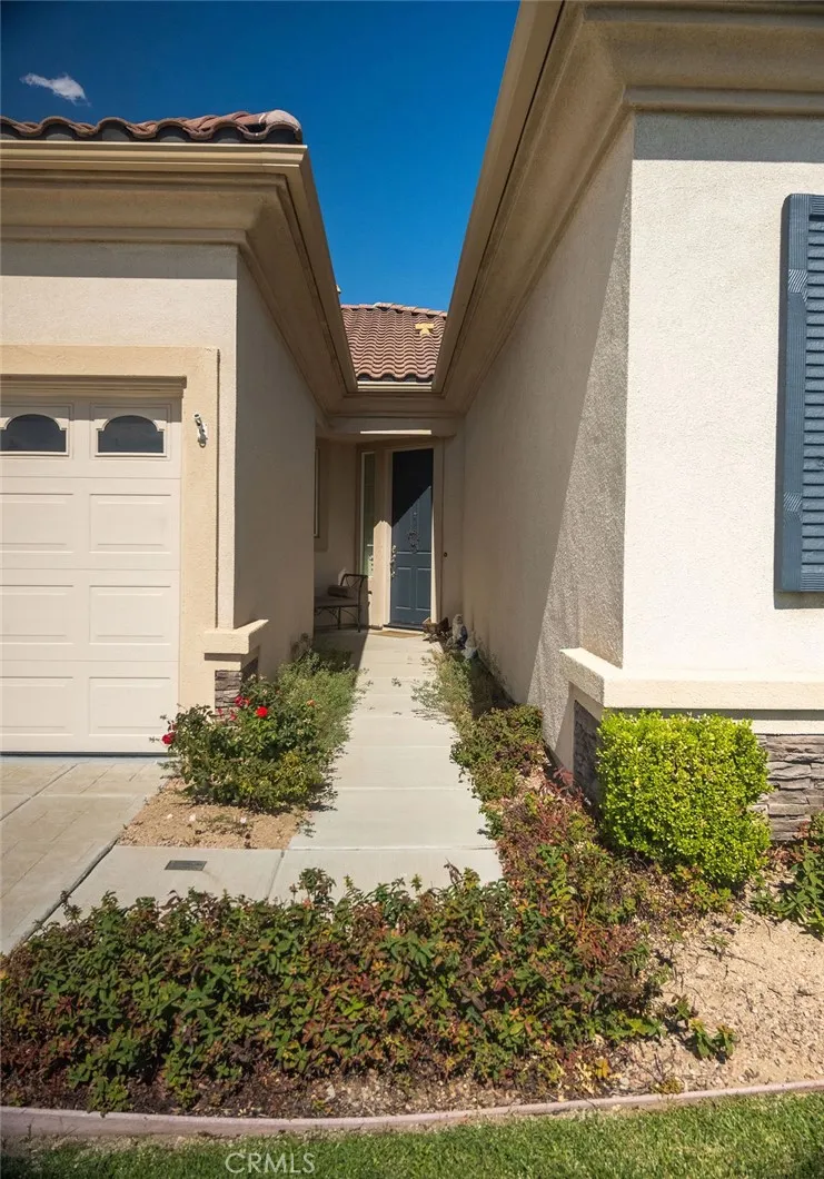 10939 Rockaway Glen Road, Apple Valley, California 92308 home-pic-2