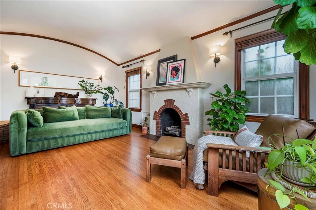 3755 Olive, Long Beach, California 90807 home-pic-4