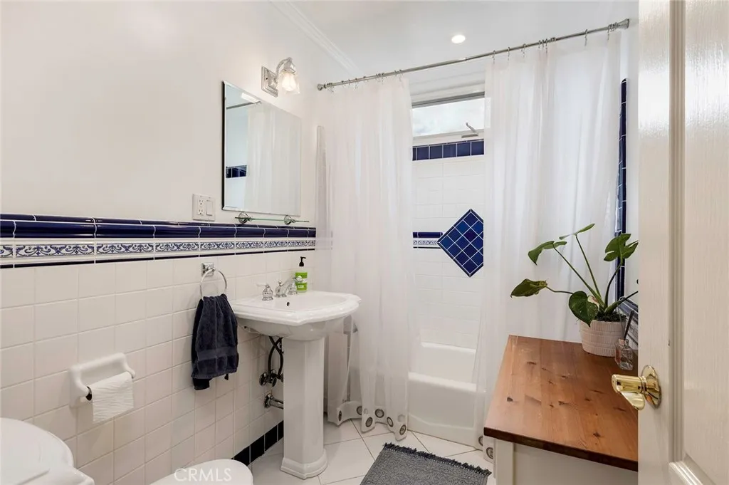 3755 Olive, Long Beach, California 90807 home-pic-18