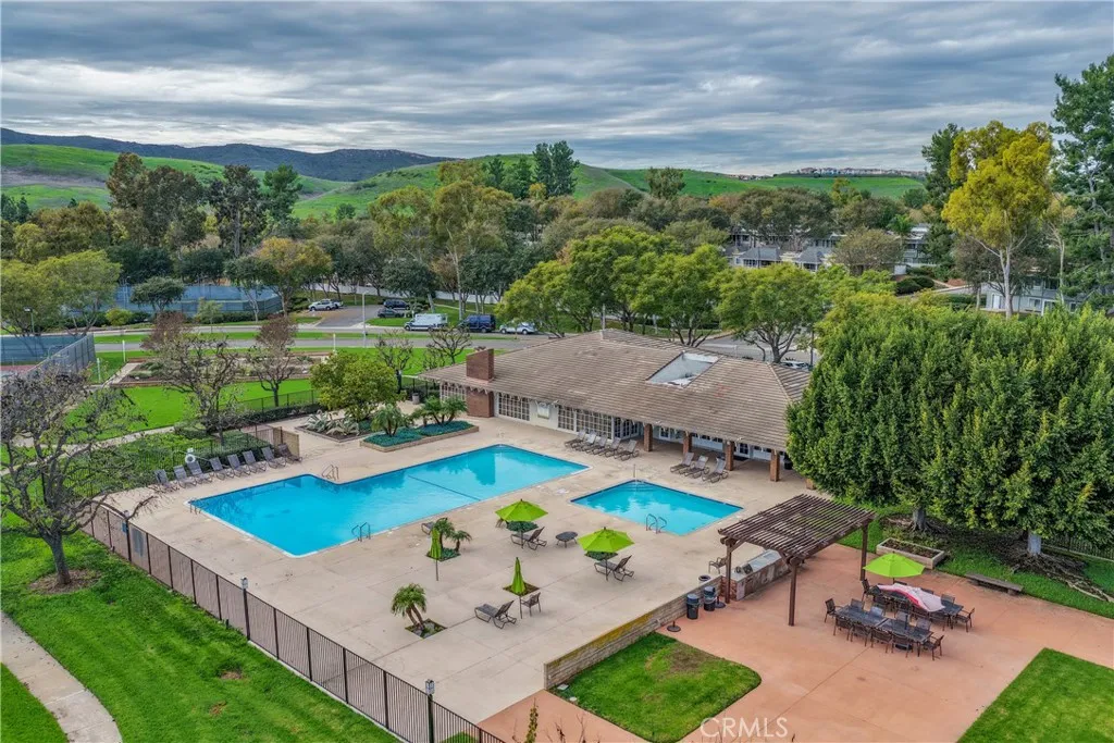 22256 Caminito Mescalero, Laguna Hills, California 92653 home-pic-16