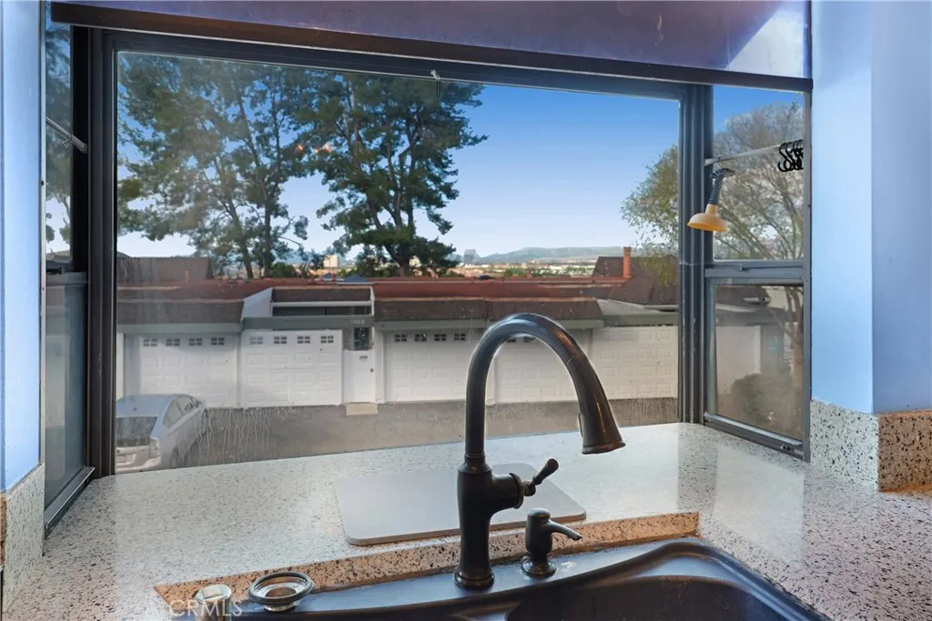22256 Caminito Mescalero, Laguna Hills, California 92653 home-pic-14
