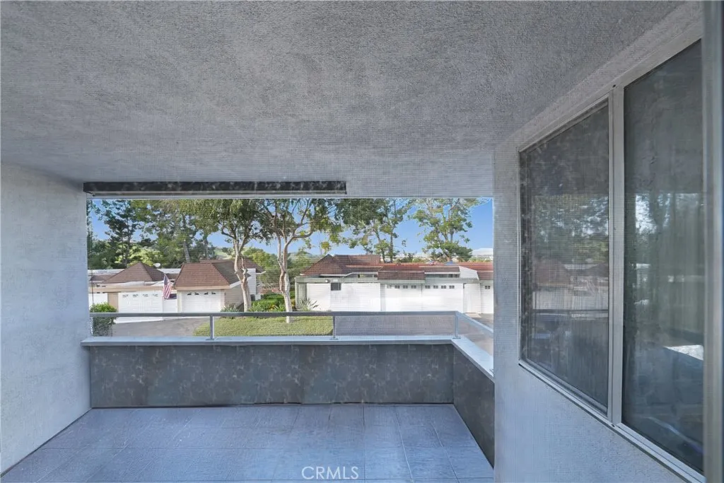 22256 Caminito Mescalero, Laguna Hills, California 92653 home-pic-11
